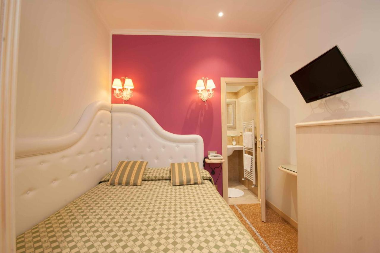 Hotel Astigiana & Appartamenti วาราซเซ ภายนอก รูปภาพ