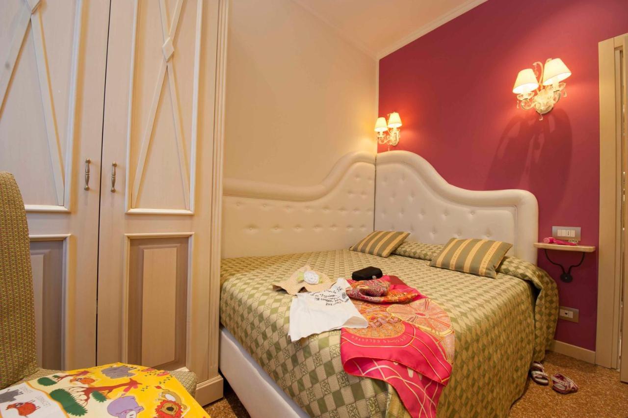 Hotel Astigiana & Appartamenti วาราซเซ ภายนอก รูปภาพ