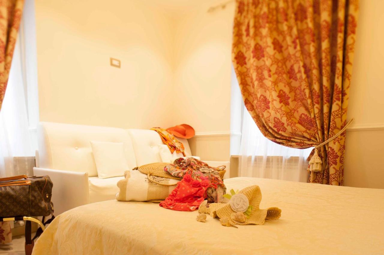 Hotel Astigiana & Appartamenti วาราซเซ ห้อง รูปภาพ