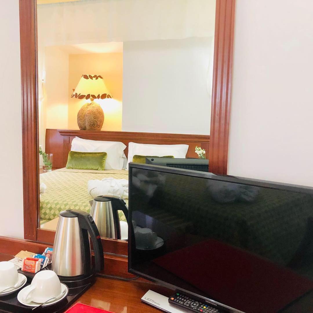 Hotel Astigiana & Appartamenti วาราซเซ ภายนอก รูปภาพ