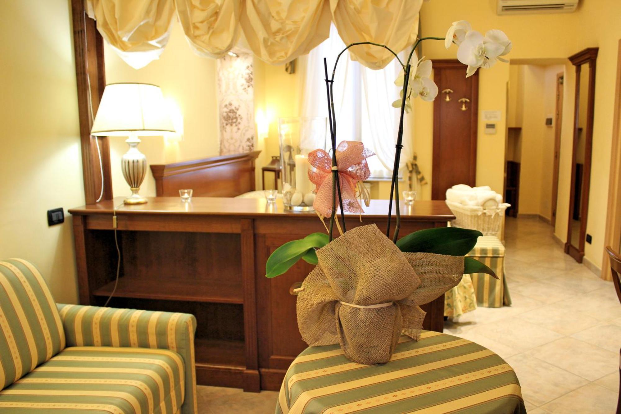 Hotel Astigiana & Appartamenti วาราซเซ ห้อง รูปภาพ