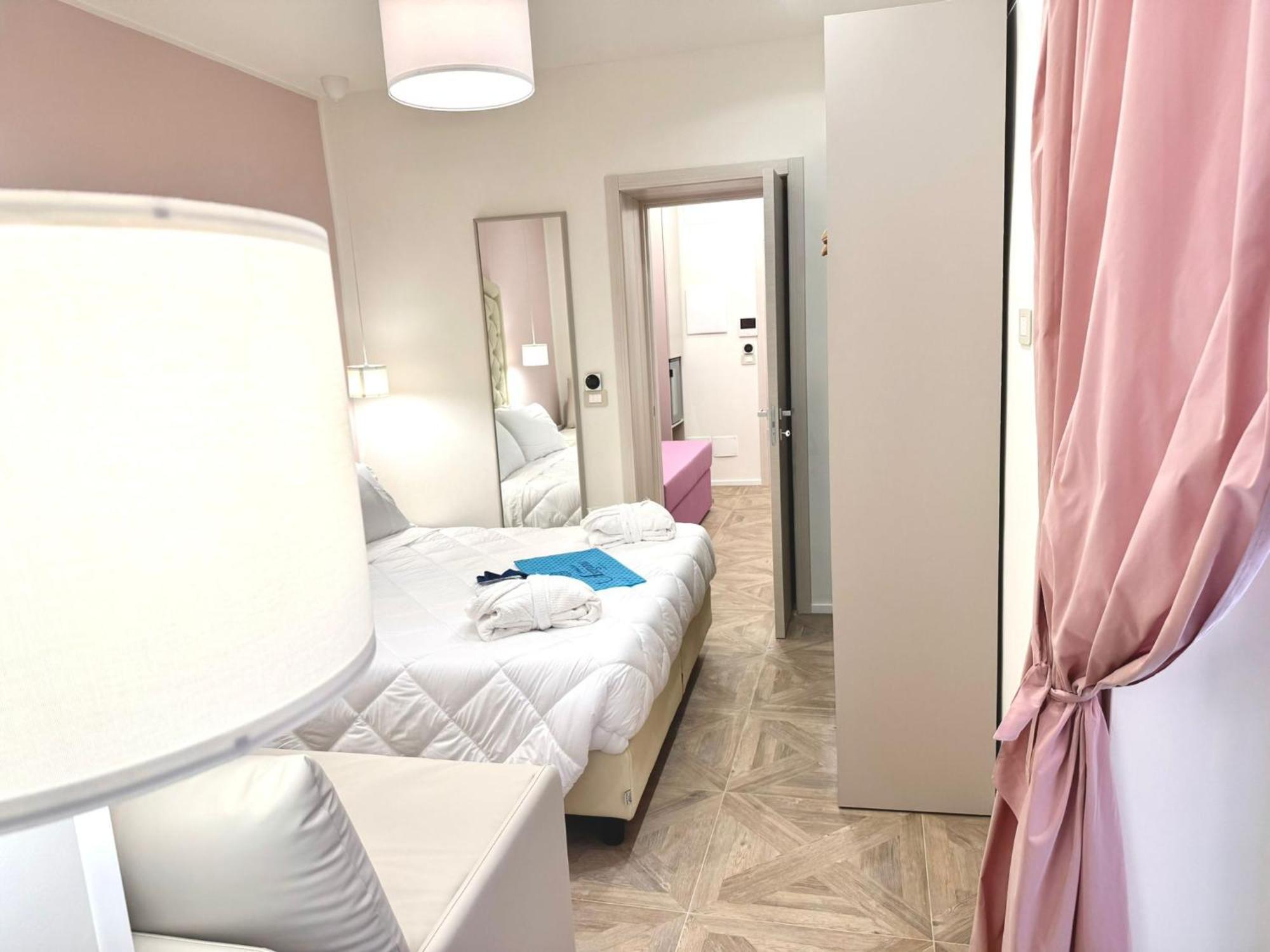 Hotel Astigiana & Appartamenti วาราซเซ ภายนอก รูปภาพ
