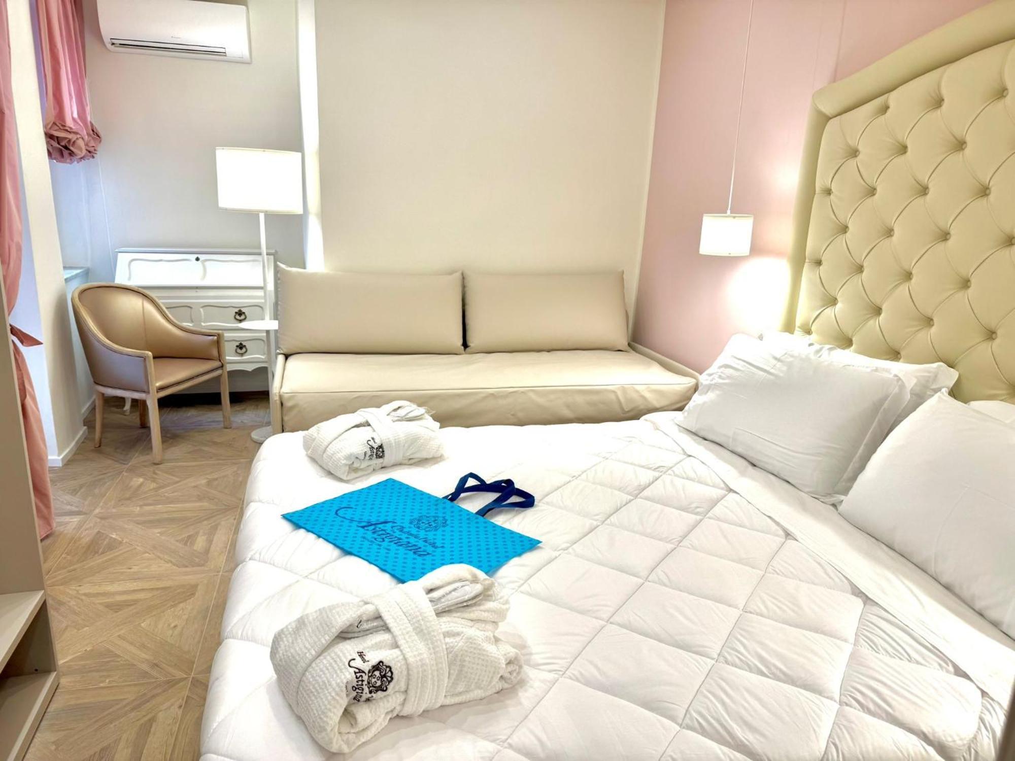 Hotel Astigiana & Appartamenti วาราซเซ ภายนอก รูปภาพ