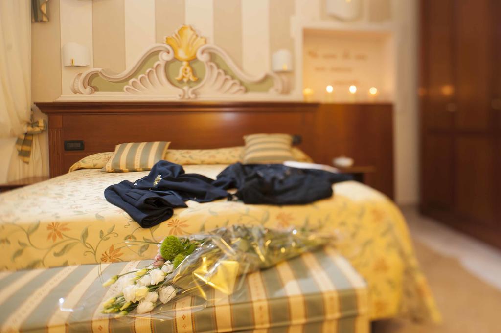 Hotel Astigiana & Appartamenti วาราซเซ ภายนอก รูปภาพ